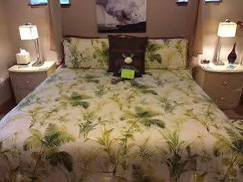 וולקנו Bamboo Orchid Cottage